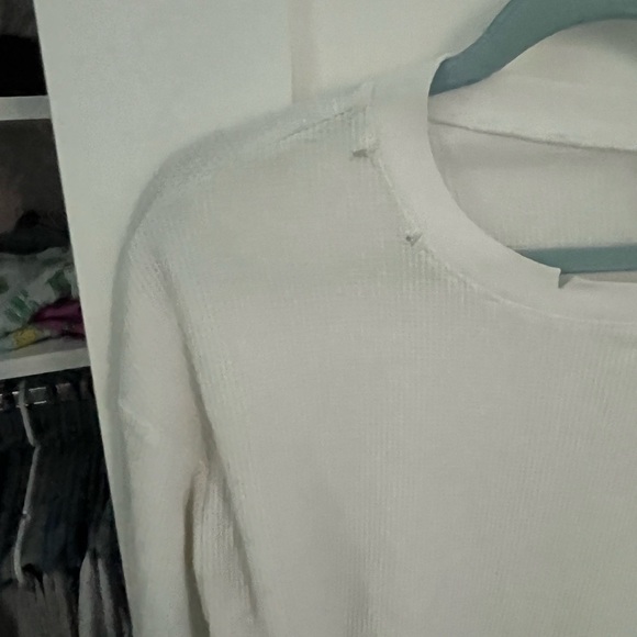 Distressed crop long sleeve waffle - Picture 4 of 6